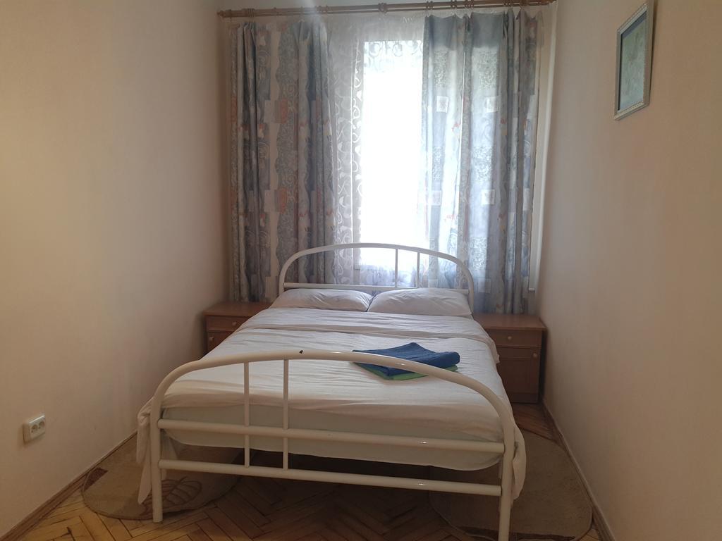 Apartment Gospitalna Street 2 Kiew Exterior foto